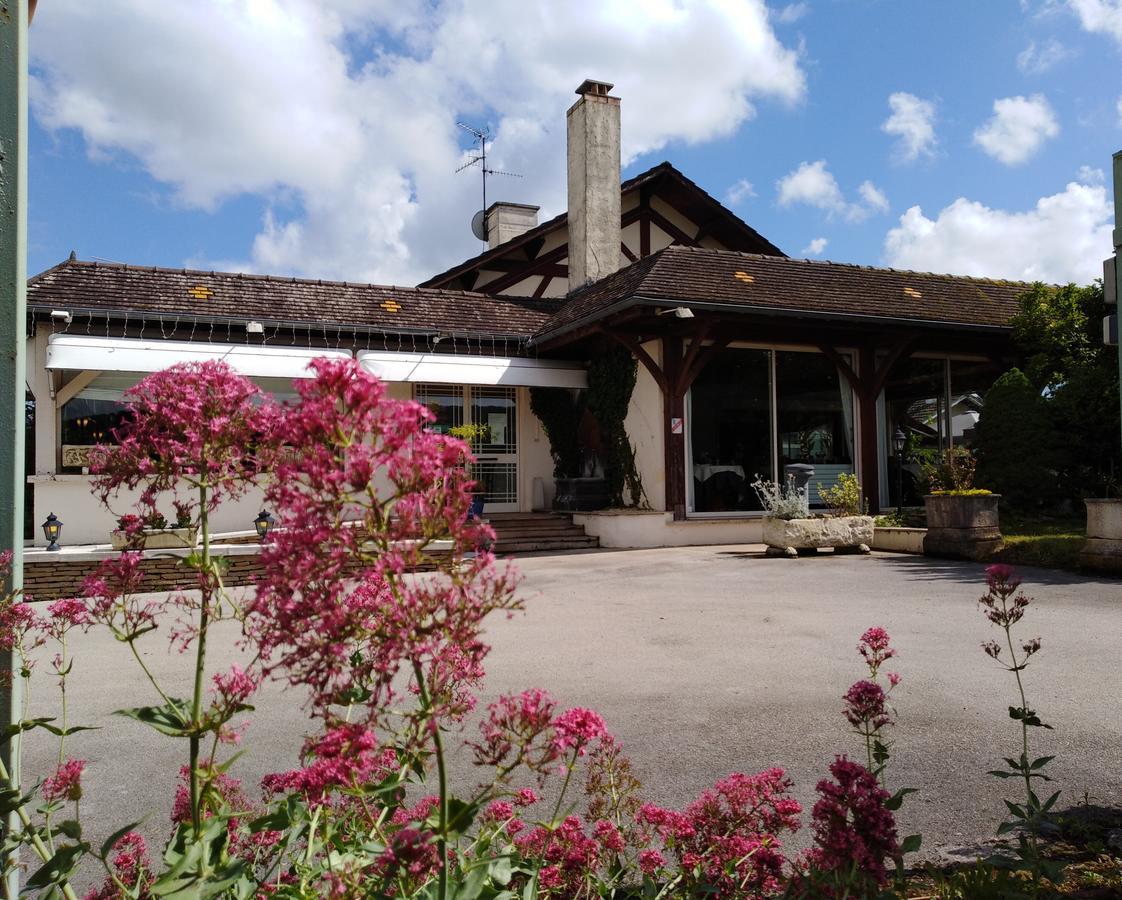 Hotel-Restaurant "La Gremelle" Ladoix-Serrigny Exterior foto